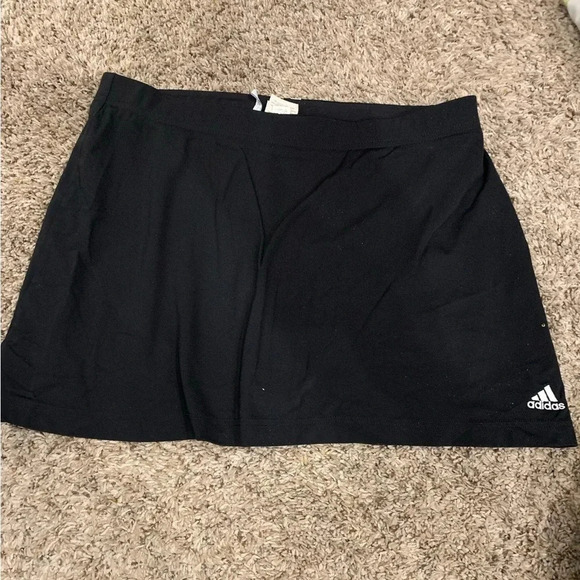 adidas Dresses & Skirts - Adidas black skort/skirt with hidden shorts